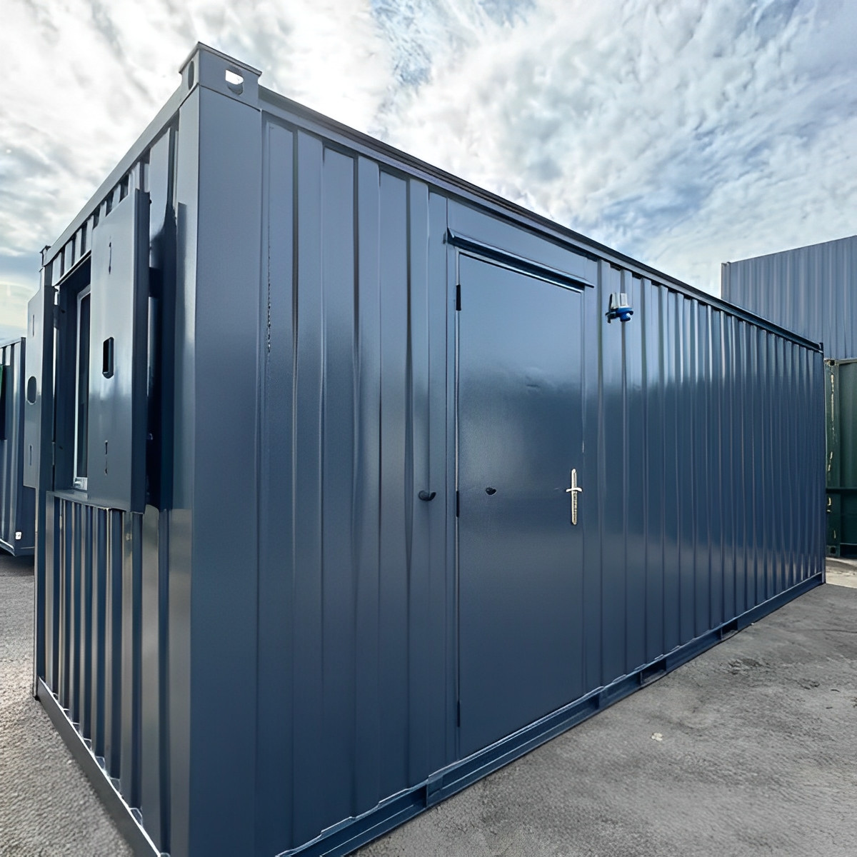 21ft x 8ft Portable Cabin Office & Canteen — Side panel and corrugation detail