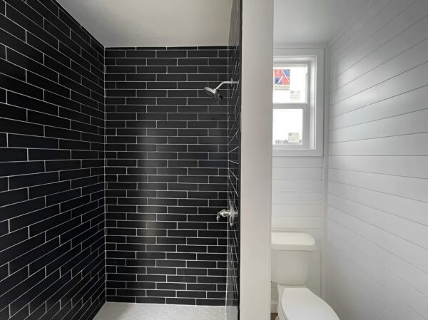 Custom 40ft Luxury One-Bedroom Container Home — Corner casting and frame condition